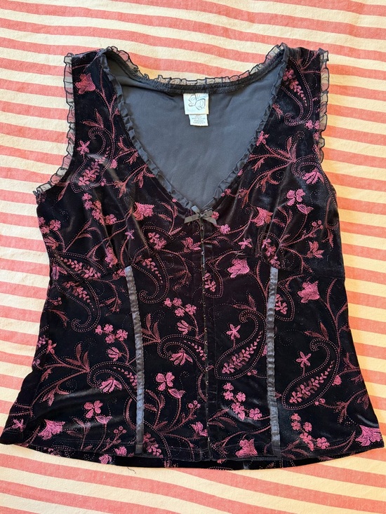 American Vintage Tops - Velvet Floral Embroidered Sleeveless Top - Black & Pink